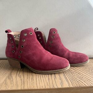 Skechers Lasso Auger Ankle Booties Burgundy Suede Womens Size 5.5